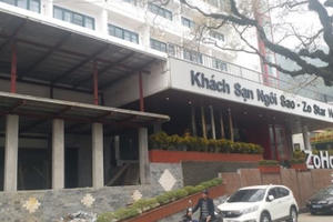 Vĩnh Phúc: Đang cưỡng chế tháo dỡ 2 hộ dân tại thị trấn Tam Đảo, chiến dịch phá dỡ mới chỉ bắt đầu Vĩnh Phúc: Đang cưỡng chế tháo dỡ 2 hộ dân tại thị trấn Tam Đảo, chiến dịch phá dỡ mới chỉ bắt đầu