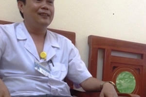 Cách hết các chức vụ trong Đảng đối với PGĐ bệnh viện quan hệ bất chính với đồng nghiệp