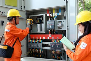 Nắng nóng gay gắt, tiêu thụ điện lập đỉnh mới Nắng nóng gay gắt, tiêu thụ điện lập đỉnh mới