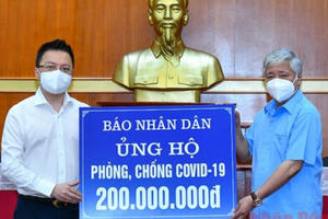 Báo Nhân Dân ủng hộ 200 triệu đồng phòng chống dịch Báo Nhân Dân ủng hộ 200 triệu đồng phòng chống dịch