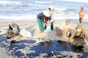Báo động “đỏ” ô nhiễm môi trường biển
