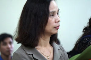 Xem xét kỷ luật vợ Chủ tịch tỉnh Hà Giang nhắn tin nhờ giúp cho cháu Xem xét kỷ luật vợ Chủ tịch tỉnh Hà Giang nhắn tin nhờ giúp cho cháu