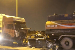 Hiện trường vụ tai nạn kinh hoàng trên cầu Phú Mỹ Hiện trường vụ tai nạn kinh hoàng trên cầu Phú Mỹ