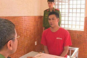 Người phụ nữ nhanh trí thoát khỏi tên cướp trong nghĩa trang Người phụ nữ nhanh trí thoát khỏi tên cướp trong nghĩa trang