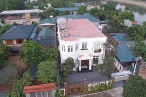 Bản tin Bất động sản Plus: Nghịch lý trong xử lý vi phạm trật tự xây dựng tại phường Quảng An Bản tin Bất động sản Plus: Nghịch lý trong xử lý vi phạm trật tự xây dựng tại phường Quảng An