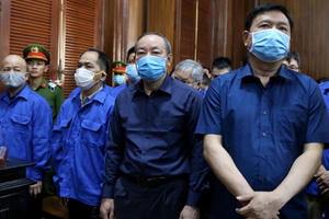 Ông Đinh La Thăng: 'Ai trực tiếp thực hiện, người đó chịu'