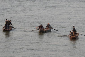 Để lại xe Santafe bên cầu Bến Thủy, thi thể người đàn ông được tìm thấy dưới sông Lam