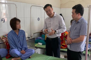 4 thanh niên đánh tới tấp một nữ phụ xe buýt: Xí nghiệp xe buýt Cầu Bươu đề nghị xử nghiêm