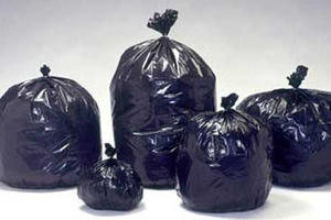 Từ Hà Nội ra Biển Đông: Hành trình li kì của một... túi rác?