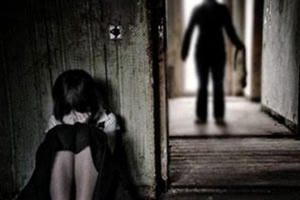 Bắt cha dượng xâm hại con riêng của vợ “hờ” đến có thai