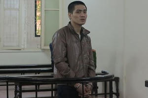 Nghịch tử đi chơi game về rồi ra tay sát hại mẹ ruột ngay bữa cơm