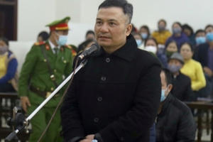 Liên kết Việt lừa 68.000 người: Ra đến tòa vẫn “khua môi múa mép”