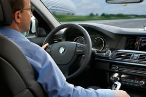 Lỗi không đáng có của tài xế trước khi tắt máy khiến ô tô nhanh "tã"