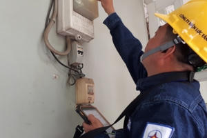 Giá điện thiếu cạnh tranh, chậm thay đổi theo thị trường