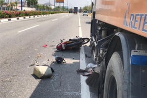 Bình Dương: Tai nạn liên hoàn, 1 người nguy kịch