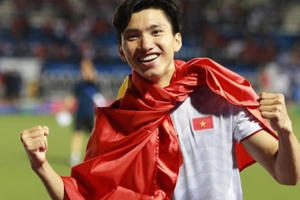 Đoàn Văn Hậu dự Đại hội thi đua yêu nước toàn quốc lần thứ X