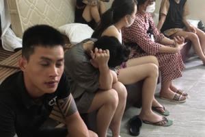 Đà Nẵng: Bắt tại trận 12 nam thanh nữ tú mở tiệc ma tuý trong khách sạn giữa mùa dịch Covid-19