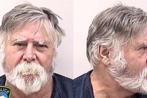 Chơi trội: Cướp ngân hàng để "dải tiền" trên phố tặng Giáng sinh cho mọi người