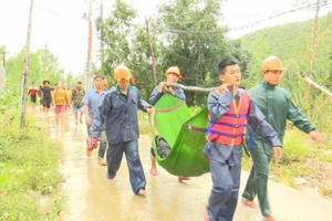 3 cha con tử nạn vì bị nước lũ cuốn trôi ở Khánh Hòa