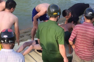 Tìm thấy thi thể nam thanh niên mất tích trên sông Đào ở Nghệ An