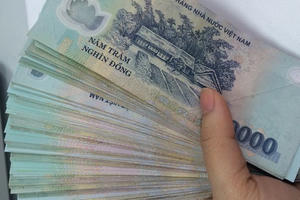 Tạm đình chỉ Phó Viện trưởng Viện KSND quận Hoàn Kiếm vì bị tố "ăn" tiền