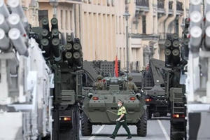 Nga mang tên lửa đất đối không “uy lực nhất thế giới” ra trình diễn