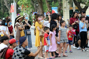 Quảng Ninh dừng hoạt động phòng khám tư nhân, cấm tụ tập quá 10 người nơi công cộng