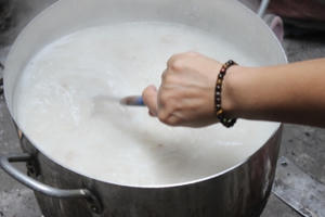 Bắc Giang: Nghi án con dâu "hờ" trộn thuốc chuột vào cháo đầu độc gia đình chồng