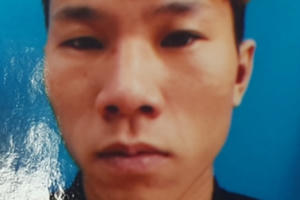 Giả làm “ân nhân” để cướp tài sản tại điểm chờ xe buýt