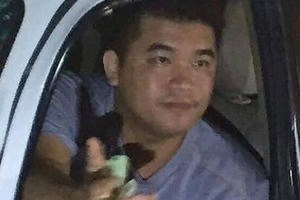 Chân dung cán bộ CSGT tông vào sạp bán trái cây làm một người tử vong