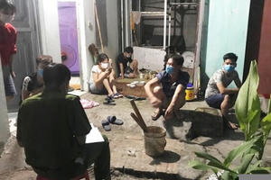 Bắc Giang: Tụ tập xem bóng đá, chủ nhà và 6 người thuê trọ bị xử phạt 105 triệu đồng