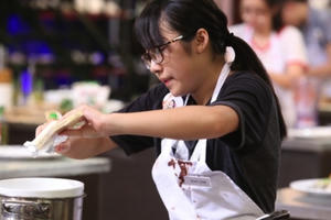 Vua đầu bếp nhí Việt Nam: Giám khảo Jack Lee bật khóc vì thí sinh Bảo Anh