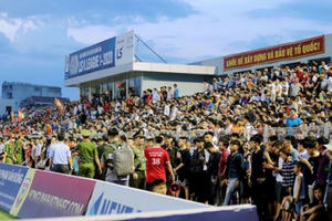 Phạt BTC trận đấu của CLB bóng đá Hồng Lĩnh Hà Tĩnh 15 triệu đồng