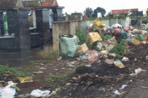 Đắk Lắk: Bãi rác "khổng lồ" nằm ngay trong Nghĩa trang