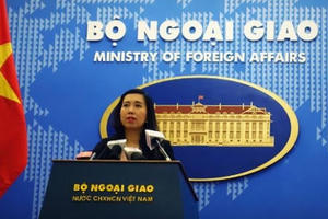 Đề nghị Trung Quốc rút trang thiết bị quân sự triển khai trái phép tại Trường Sa