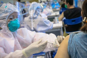 Thêm 13.670 bệnh nhân Covid-19, Hà Nội số ca mới tăng vọt lên gần 800 ca