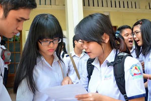 Đau đầu đề thi Văn "hại não" của trường chuyên Thanh Hóa