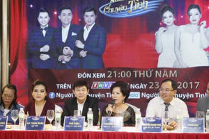 Thái Châu “cắn chặt lưỡi, kiềm nước mắt” khi làm giám khảo Người Kể Chuyện Tình