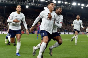 Liverpool nối dài mạch bất bại ở Premier League lên 13 trận