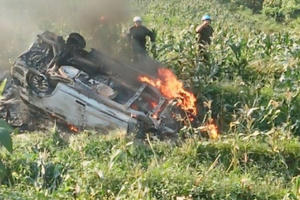 Lào Cai: Ô tô 7 chỗ lao xuống vực, bốc cháy dữ dội