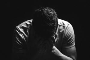 Nước mắt ân hận của ma men đốt nhà, chém công an