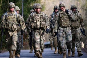 Đòn gió trước, đòn thật sau