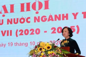 Lan tỏa hình ảnh 'Thầy thuốc như mẹ hiền' trong xã hội