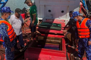 Tàu cá chở 85 nghìn lít dầu DO không nguồn gốc bị bắt giữ