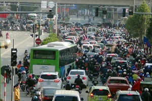 Độc giả lo ngại xe buýt nhanh thành xe buýt chậm!