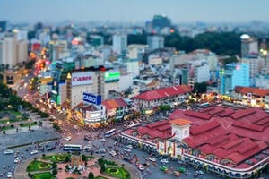 Bản tin Sài Gòn Plus: Độc đáo trồng rau sạch trên rác