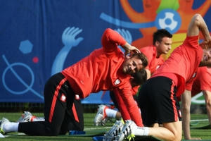 Cầu thủ Ba Lan tự tin trước cuộc đối đầu với Ronaldo