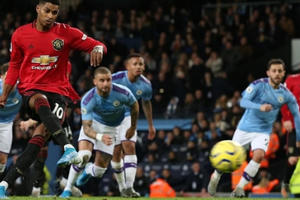 Man City 1-2 M.U: Kéo sập Etihad, Quỷ đỏ giúp Liverpool chạm một tay đến chức vô địch