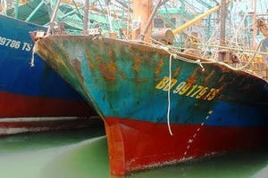 Sao lại đổ lỗi cho người dân?