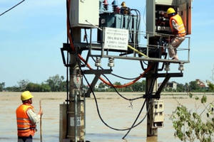 Bão số 8 có khả năng suy yếu khi bắt đầu vào đất liền Bão số 8 có khả năng suy yếu khi bắt đầu vào đất liền